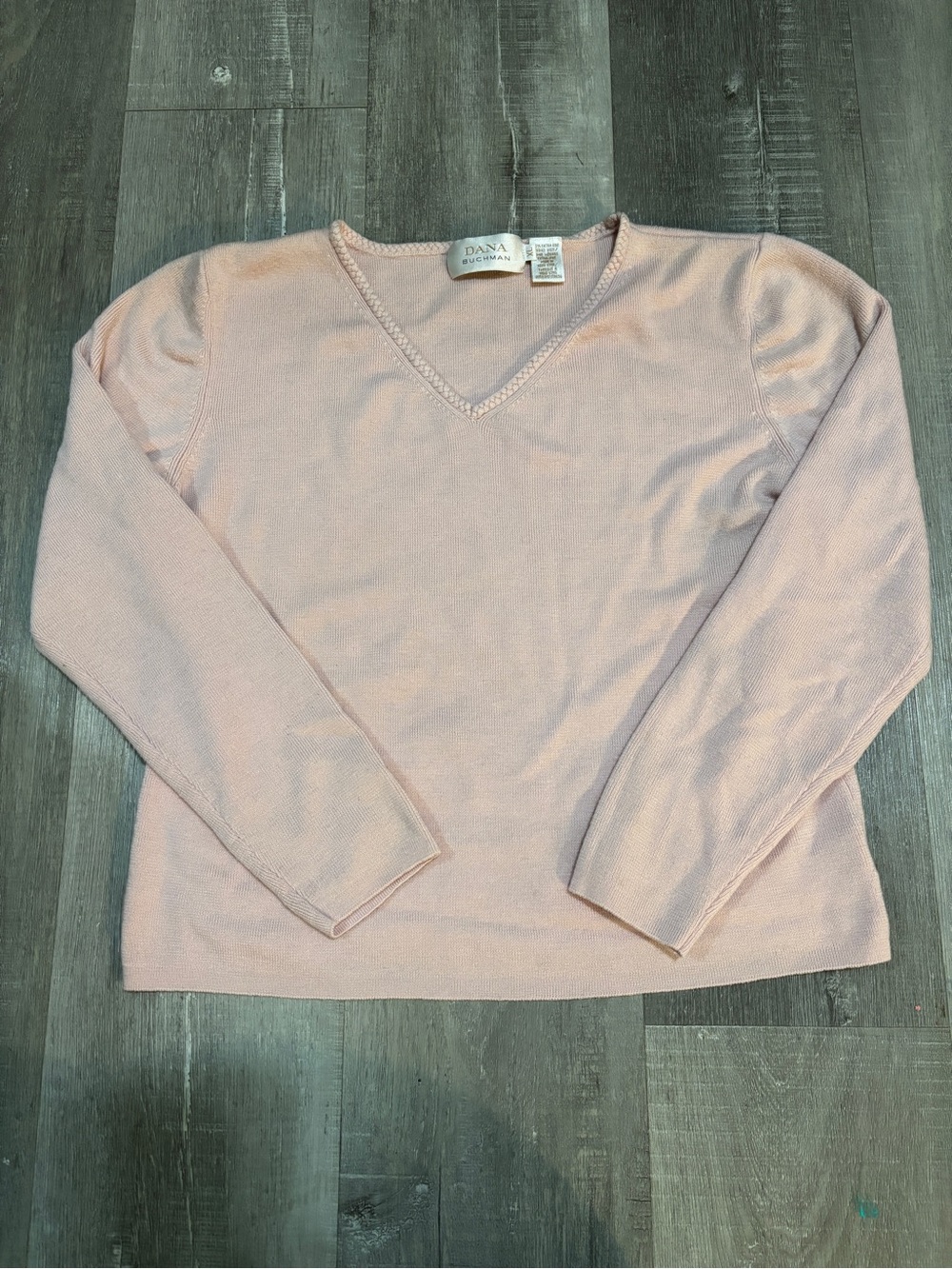 Dana Buchmanr 100% extra fine merino wool Pale Pink V-Neck Knit Sweater